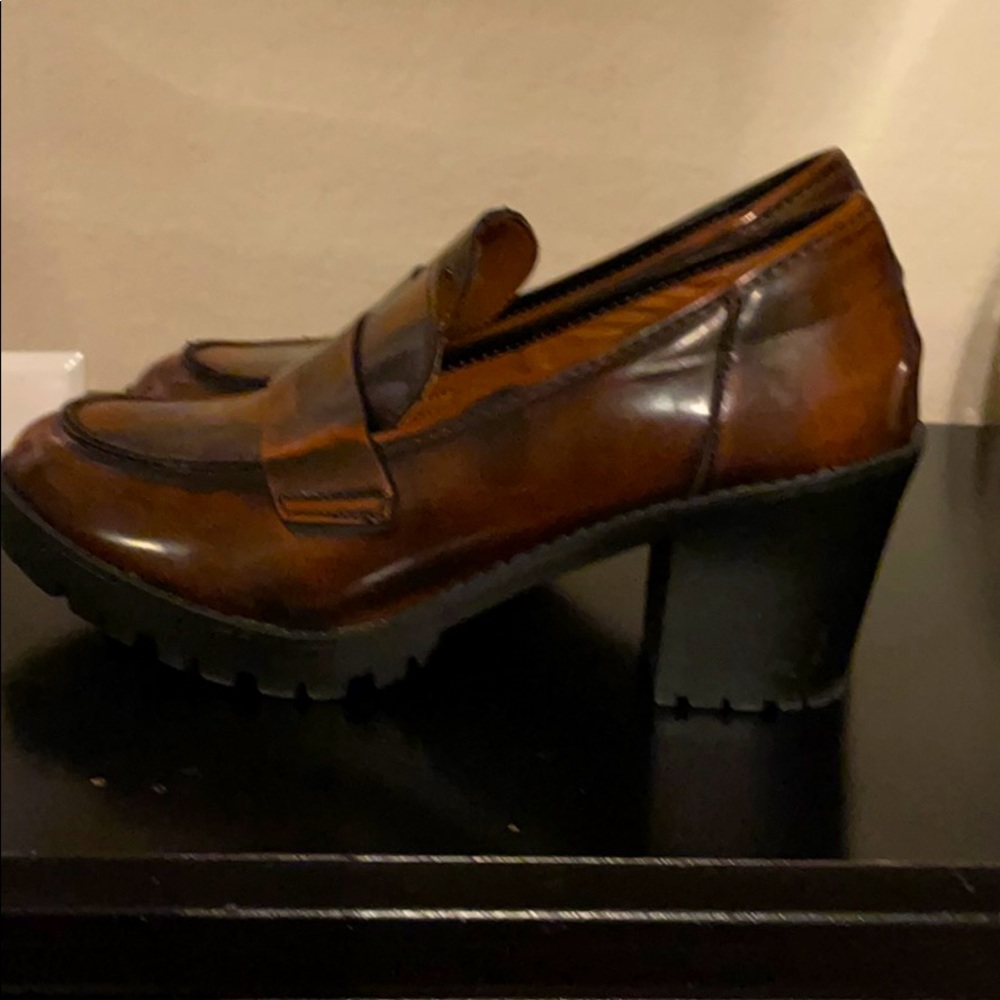 Casual shoes